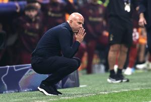 币游体育官网-英超倒计时；埃因霍温清晨完成体检；细节引发关注；信心回归；身体对抗强度拉满